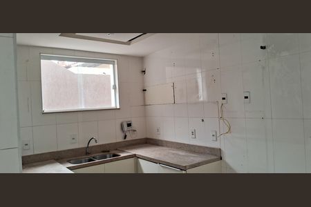 Casa à venda com 600m², 2 quartos e 3 vagasSala/Cozinha