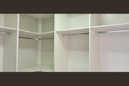 Casa à venda com 600m², 2 quartos e 3 vagasCloset do Quarto