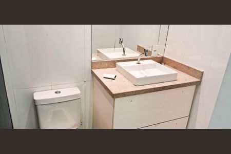 Banheiro social de casa para alugar com 2 quartos, 600m² em Tanque, Rio de Janeiro