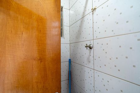 Apartamento para alugar com 100m², 2 quartos e sem vaga Apartamento para alugar com 100m², 2 quartos e sem vagaBanheiro de serviço