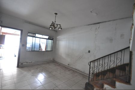 Sala de casa à venda com 2 quartos, 80m² em Vila Nivi, São Paulo