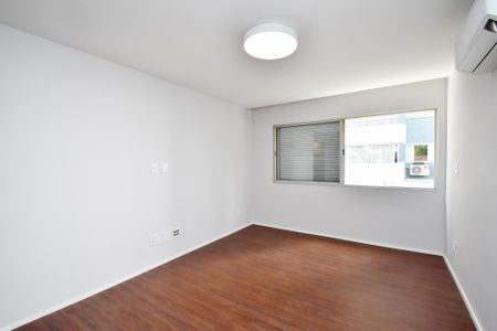 Apartamento à venda com 150m², 3 quartos e 1 vagaquarto 3