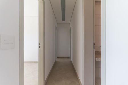 Corredor de apartamento para alugar com 3 quartos, 110m² em Loteamento Mogilar, Mogi das Cruzes
