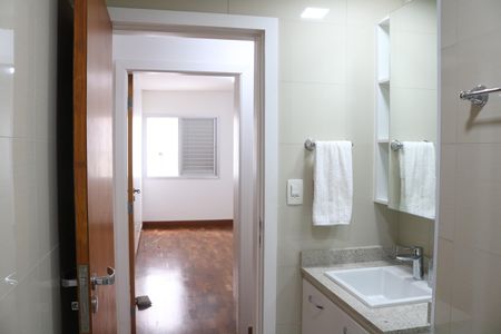 Apartamento à venda com 110m², 3 quartos e 1 vagaBanheiro 2