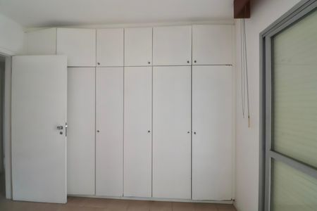 Apartamento para alugar com 120m², 3 quartos e 2 vagasQuarto 2