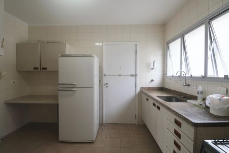 Apartamento para alugar com 120m², 3 quartos e 2 vagasCozinha