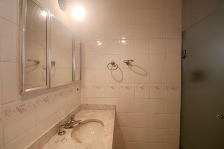 Apartamento para alugar com 120m², 3 quartos e 2 vagasBanheiro Social