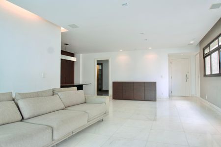 Apartamento para alugar com 5 quartos, 198m² em Carmo, Belo Horizonte