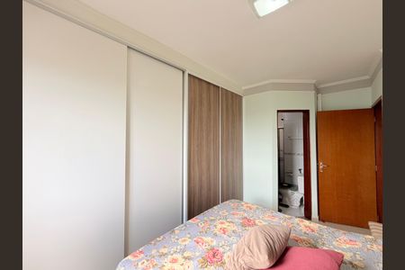 Apartamento à venda com 71m², 2 quartos e 1 vagaQuarto 2 - Suíte