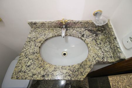 Lavabo de casa de condomínio para alugar com 2 quartos, 85m² em Chácara Mafalda, São Paulo