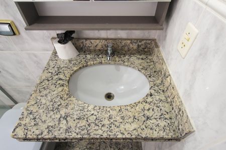 Casa de condomínio para alugar com 85m², 2 quartos e 1 vaga Casa de condomínio para alugar com 85m², 2 quartos e 1 vagaBanheiro