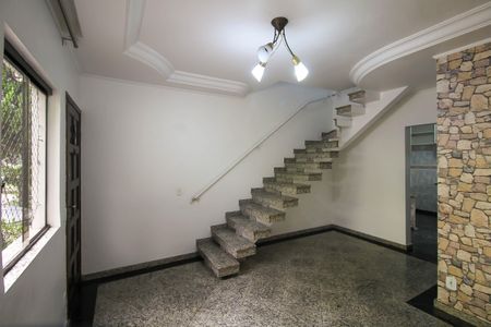 Sala de casa de condomínio para alugar com 2 quartos, 85m² em Chácara Mafalda, São Paulo
