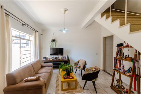 Casa à venda com 153m², 3 quartos e 3 vagasSala