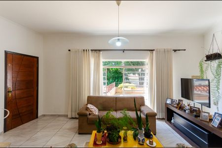 Casa à venda com 153m², 3 quartos e 3 vagasSala