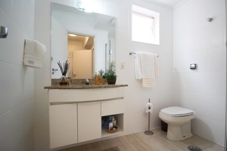 Apartamento à venda com 84m², 2 quartos e 1 vaga Apartamento à venda com 84m², 2 quartos e 1 vagaBanheiro