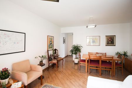 Apartamento à venda com 84m², 2 quartos e 1 vaga Apartamento à venda com 84m², 2 quartos e 1 vagaSala