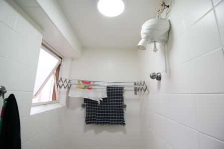 Apartamento à venda com 84m², 2 quartos e 1 vaga Apartamento à venda com 84m², 2 quartos e 1 vagaBanheiro de serviço