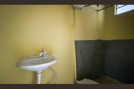 Banheiro Social de casa para alugar com 1 quarto, 30m² em Parque Boturussu, São Paulo