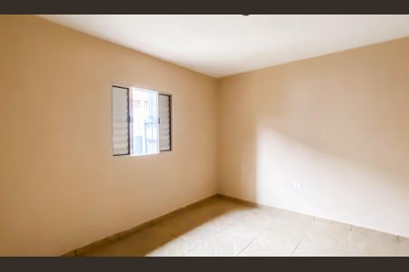 Quarto de casa para alugar com 1 quarto, 85m² em Jardim Laone, São Paulo