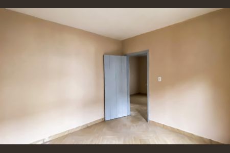 Quarto de casa para alugar com 1 quarto, 85m² em Jardim Laone, São Paulo