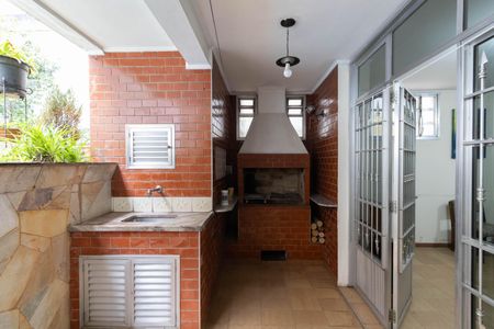 Casa para alugar com 315m², 4 quartos e 6 vagas Casa para alugar com 315m², 4 quartos e 6 vagasChurrasqueira