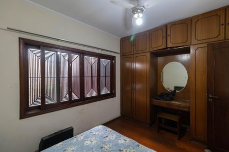 Casa para alugar com 315m², 4 quartos e 6 vagas Casa para alugar com 315m², 4 quartos e 6 vagasQuarto 2