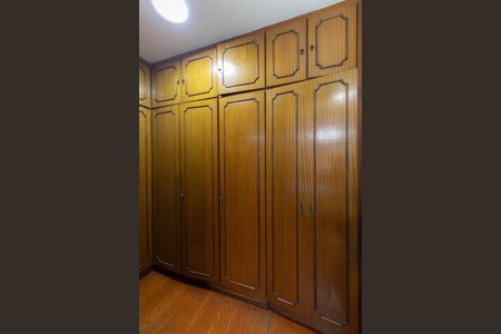 Casa para alugar com 315m², 4 quartos e 6 vagas Casa para alugar com 315m², 4 quartos e 6 vagasSuíte