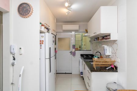 Cozinha de casa de condomínio à venda com 2 quartos, 50m² em Vila Germinal, São Paulo