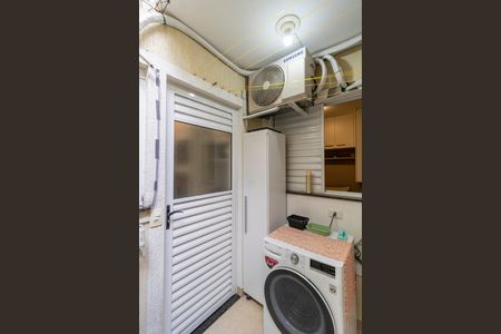 Casa de condomínio à venda com 50m², 2 quartos e 1 vagaÁrea de Serviço