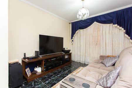 Sala de casa à venda com 3 quartos, 250m² em Vila Carmosina, São Paulo