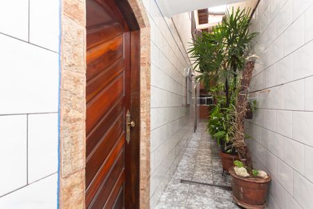 Casa à venda com 250m², 3 quartos e 2 vagas Casa à venda com 250m², 3 quartos e 2 vagasÁrea Externa - Entrada