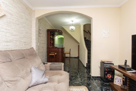 Casa à venda com 250m², 3 quartos e 2 vagas Casa à venda com 250m², 3 quartos e 2 vagasSala