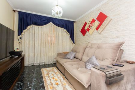 Casa à venda com 250m², 3 quartos e 2 vagas Casa à venda com 250m², 3 quartos e 2 vagasSala