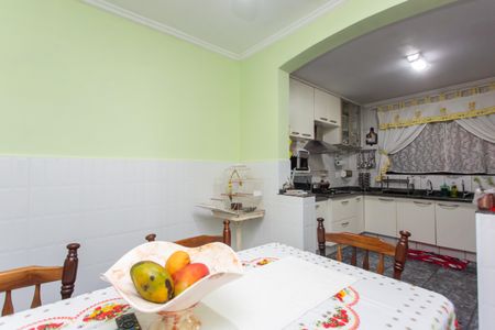 Casa à venda com 250m², 3 quartos e 2 vagas Casa à venda com 250m², 3 quartos e 2 vagasCozinha / Copa