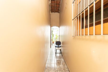 Casa à venda com 250m², 3 quartos e 2 vagas Casa à venda com 250m², 3 quartos e 2 vagasCorredor