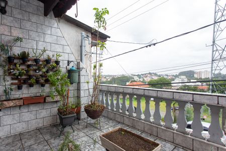 Casa à venda com 250m², 3 quartos e 2 vagas Casa à venda com 250m², 3 quartos e 2 vagasVaranda da Suíte