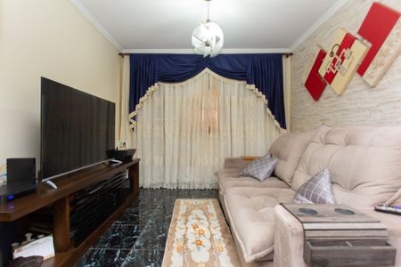 Casa à venda com 250m², 3 quartos e 2 vagas Casa à venda com 250m², 3 quartos e 2 vagasSala