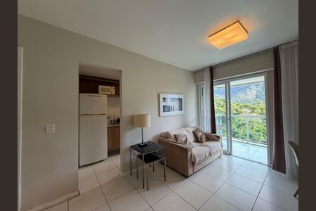 Sala de apartamento para alugar com 2 quartos, 75m² em Camorim, Rio de Janeiro