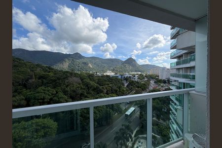 Apartamento para alugar com 75m², 2 quartos e 1 vagaSuíte 2 - Varanda 