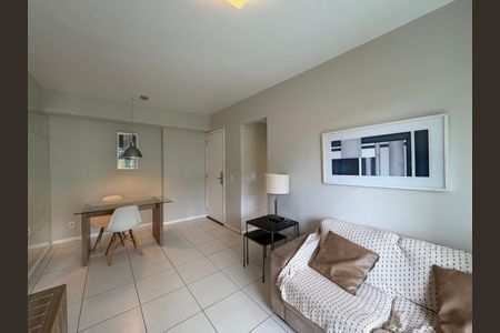 Sala de apartamento para alugar com 2 quartos, 75m² em Camorim, Rio de Janeiro