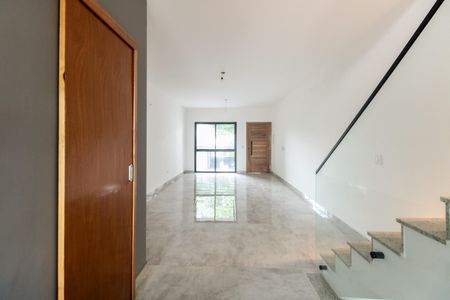Casa para alugar com 3 quartos, 200m² em Vila Santa Isabel, São Paulo