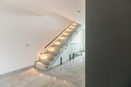 Casa para alugar com 200m², 3 quartos e 4 vagas Casa para alugar com 200m², 3 quartos e 4 vagasSala