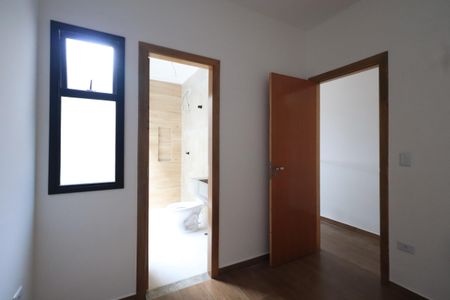 Casa à venda com 200m², 3 quartos e 4 vagasQuarto 2 - Suíte