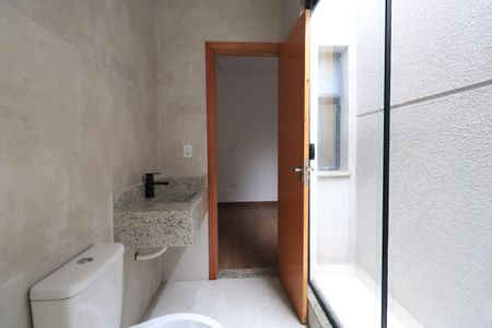 Casa à venda com 200m², 3 quartos e 4 vagasBanheiro da Suíte 2