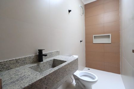 Casa à venda com 200m², 3 quartos e 4 vagasBanheiro da Suíte 3