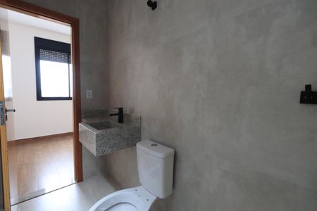 Casa à venda com 200m², 3 quartos e 4 vagasBanheiro da Suíte 1