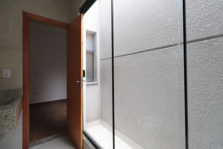 Casa à venda com 200m², 3 quartos e 4 vagasBanheiro da Suíte 2