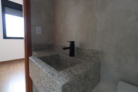 Casa à venda com 200m², 3 quartos e 4 vagasBanheiro da Suíte 1