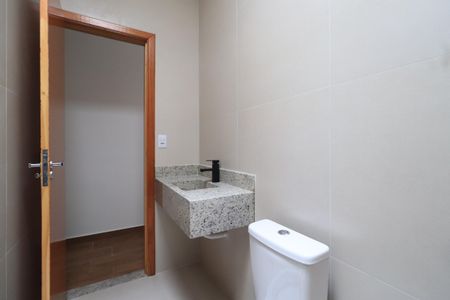 Casa à venda com 200m², 3 quartos e 4 vagasBanheiro da Suíte 3