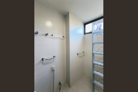 Apartamento à venda com 214m², 3 quartos e 2 vagas Apartamento à venda com 214m², 3 quartos e 2 vagasBanheiro da Suíte 2